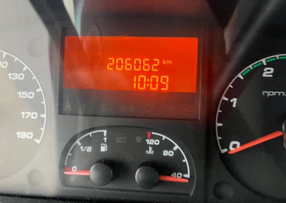 Iveco DAILY 70C17 RAMO DO ZABUDOWY,super stan - משאית עם שלדת תא: תמונה 5 Iveco DAILY 70C17 RAMO DO ZABUDOWY,super stan - משאית עם שלדת תא: תמונה 5