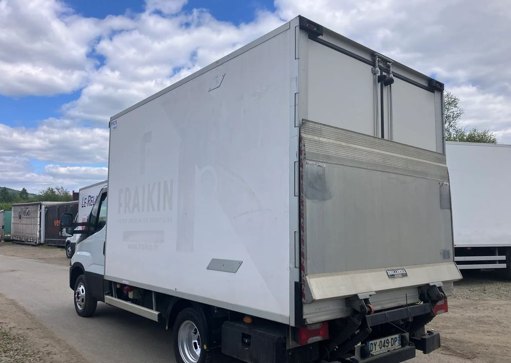 Iveco Daily 35C15 chłodnia 6 palet winda - כלי רכב מסחרי לקירור: תמונה 4 Iveco Daily 35C15 chłodnia 6 palet winda - כלי רכב מסחרי לקירור: תמונה 4
