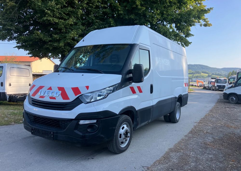 Iveco Daily 35c16 blaszak KLIMA SPROWADZONY serwisówka - כלי רכב מסחרי עם לוח: תמונה 1 Iveco Daily 35c16 blaszak KLIMA SPROWADZONY serwisówka - כלי רכב מסחרי עם לוח: תמונה 1