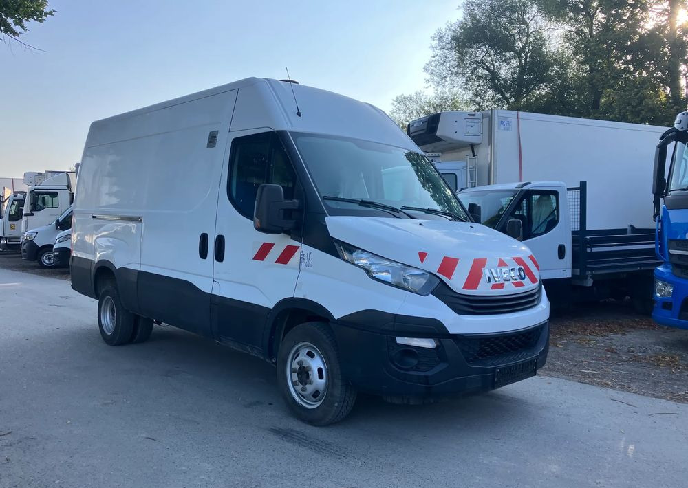 Iveco Daily 35c16 blaszak KLIMA SPROWADZONY serwisówka - כלי רכב מסחרי עם לוח: תמונה 2 Iveco Daily 35c16 blaszak KLIMA SPROWADZONY serwisówka - כלי רכב מסחרי עם לוח: תמונה 2