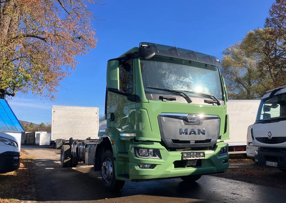 MAN MAN TGM 12.290 euro  6 ramo do zabudowy - משאית עם שלדת תא: תמונה 2 MAN MAN TGM 12.290 euro  6 ramo do zabudowy - משאית עם שלדת תא: תמונה 2