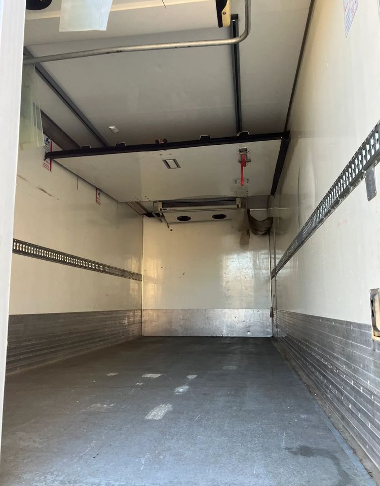 Renault Renault Midlum 220chłodnia izoterma - משאית קירור: תמונה 5 Renault Renault Midlum 220chłodnia izoterma - משאית קירור: תמונה 5