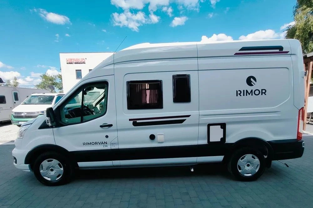 FORD Rimor NEW Ford Van 238 Truma Diesel Roller Shutters Remis AUTOMAT - קרוואן: תמונה 3 FORD Rimor NEW Ford Van 238 Truma Diesel Roller Shutters Remis AUTOMAT - קרוואן: תמונה 3