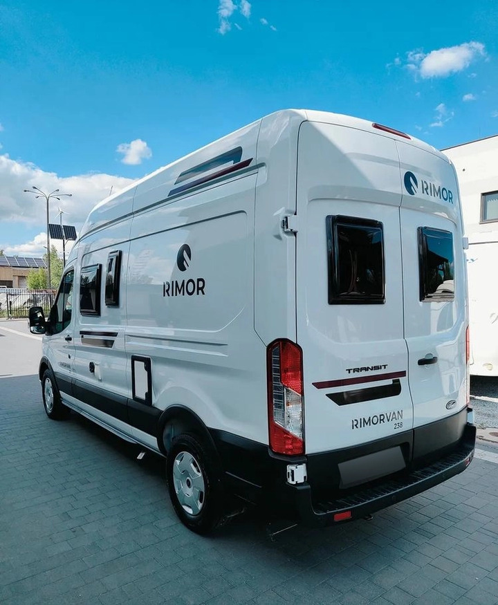 FORD Rimor NEW Ford Van 238 Truma Diesel Roller Shutters Remis AUTOMAT - קרוואן: תמונה 4 FORD Rimor NEW Ford Van 238 Truma Diesel Roller Shutters Remis AUTOMAT - קרוואן: תמונה 4
