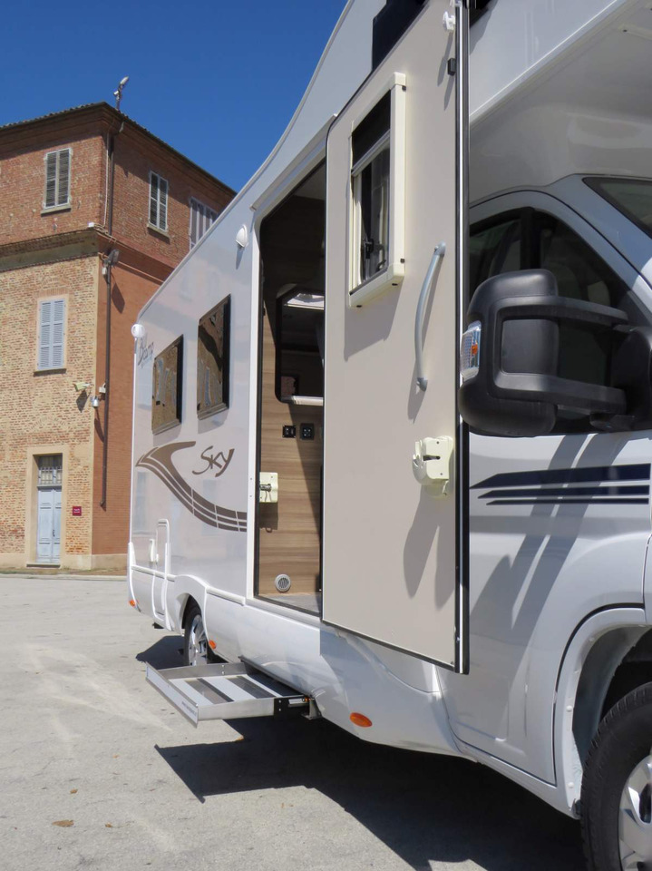Fiat Ducato RETRACTABLE PLATFORM (300KG CAPACITY) - רכב ממונע Alcove: תמונה 2 Fiat Ducato RETRACTABLE PLATFORM (300KG CAPACITY) - רכב ממונע Alcove: תמונה 2