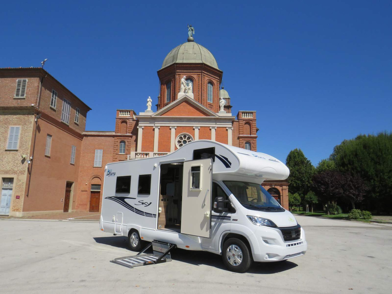 חָדָשׁ קרוואן Fiat Ducato RETRACTABLE PLATFORM (300KG CAPACITY): תמונה 9