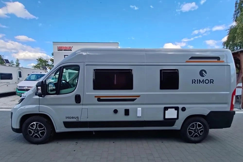 Fiat Ducato Rimor Horus 45 NEW AUTOMAT Grau Truma Diesel Lampen FULL LED 4-Sitzer - קרוואן: תמונה 3 Fiat Ducato Rimor Horus 45 NEW AUTOMAT Grau Truma Diesel Lampen FULL LED 4-Sitzer - קרוואן: תמונה 3