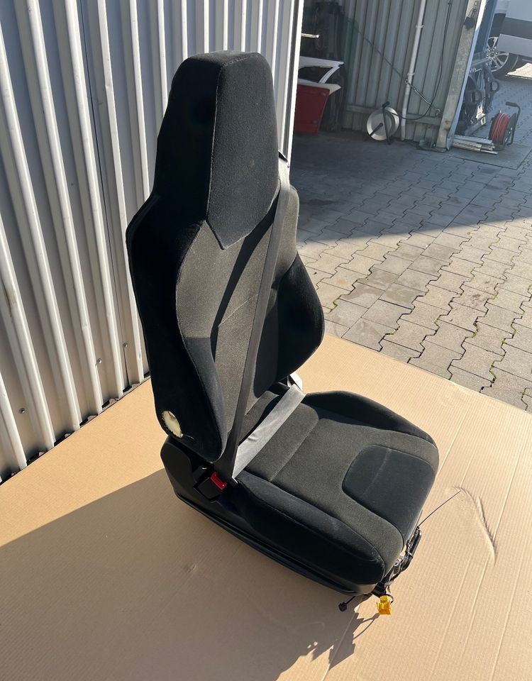 Fotel kierowcy MAN TG3 TGX nowy model siedzenie lewe - תא ופנים הרכב עבור משאית: תמונה 2 Fotel kierowcy MAN TG3 TGX nowy model siedzenie lewe - תא ופנים הרכב עבור משאית: תמונה 2