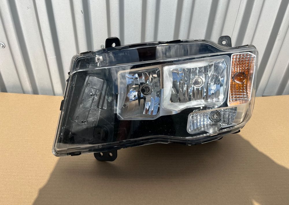 Lampa MAN TGL TGM TG3 reflektor RH nowy model - אורות/ תאורה עבור משאית: תמונה 1 Lampa MAN TGL TGM TG3 reflektor RH nowy model - אורות/ תאורה עבור משאית: תמונה 1
