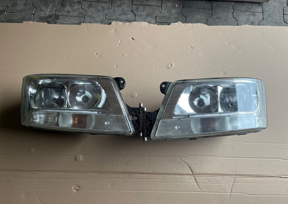 Lampy MAN TGX TGS euro 5 oryginał reflektor - אורות/ תאורה עבור משאית: תמונה 1 Lampy MAN TGX TGS euro 5 oryginał reflektor - אורות/ תאורה עבור משאית: תמונה 1