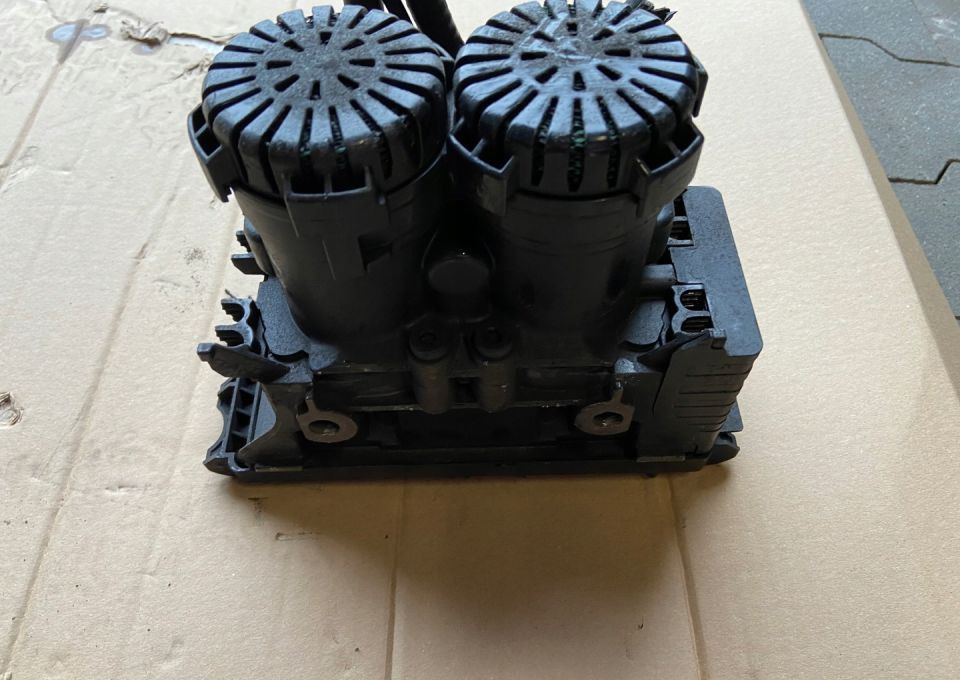 Modulator hamulcowy EBS MAN TGX TGS euro 6 zawór - חלקי בלמים עבור משאית: תמונה 3 Modulator hamulcowy EBS MAN TGX TGS euro 6 zawór - חלקי בלמים עבור משאית: תמונה 3