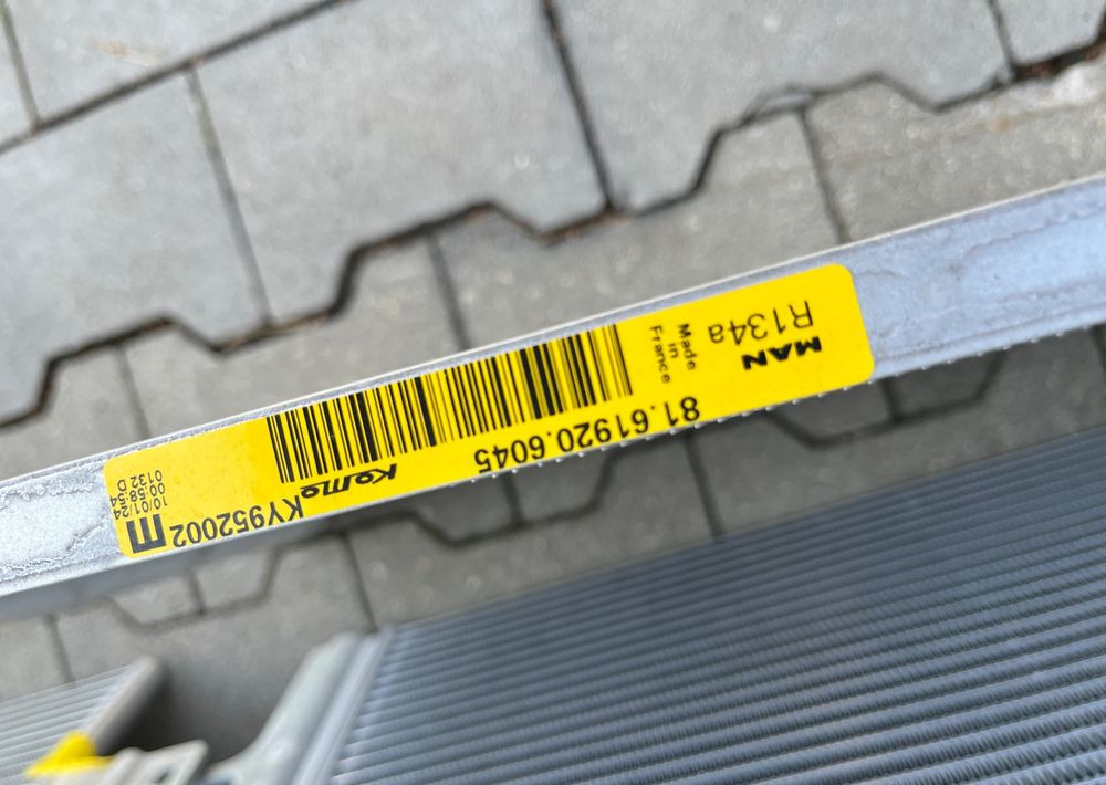 NOWA Chłodnica klimatyzacji MAN TG3 TGX TGS nowy model skraplacz - מעבה עבור משאית: תמונה 3 NOWA Chłodnica klimatyzacji MAN TG3 TGX TGS nowy model skraplacz - מעבה עבור משאית: תמונה 3