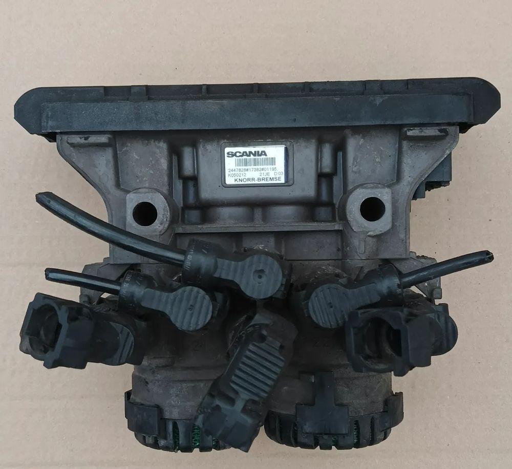 SCANIA R S ZAWÓR MODULATOR EBS 2447828 K050212 - שסתום בלמים עבור משאית: תמונה 1 SCANIA R S ZAWÓR MODULATOR EBS 2447828 K050212 - שסתום בלמים עבור משאית: תמונה 1