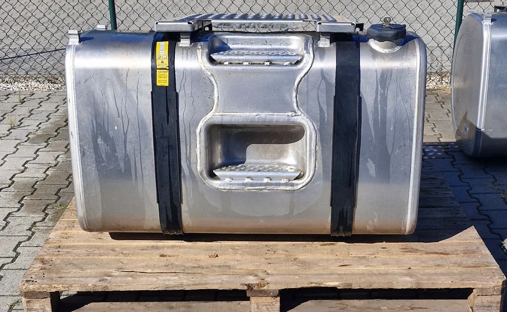 VOLVO FH4 FH5 RENAULT GAMA T ZBIORNIK PALIWA 480L - מכל דלק עבור משאית: תמונה 1 VOLVO FH4 FH5 RENAULT GAMA T ZBIORNIK PALIWA 480L - מכל דלק עבור משאית: תמונה 1