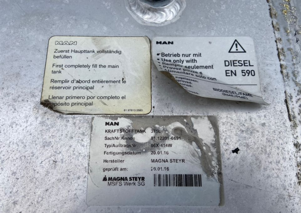 Zbiornik paliwa MAN TGX TGS 375 litrów bak - מכל דלק עבור משאית: תמונה 4 Zbiornik paliwa MAN TGX TGS 375 litrów bak - מכל דלק עבור משאית: תמונה 4