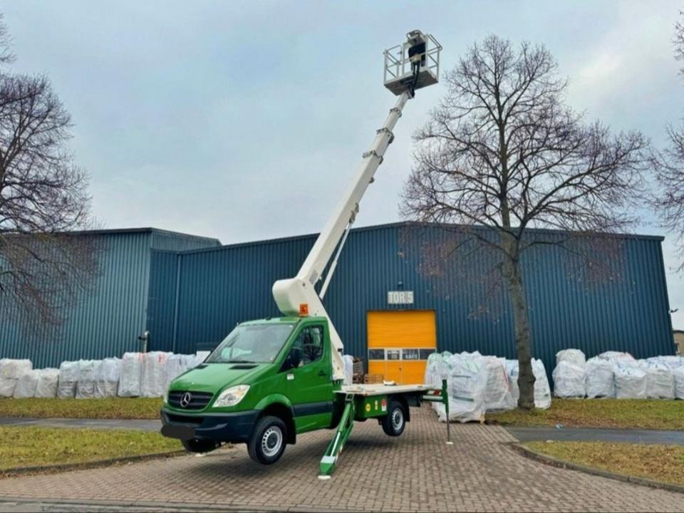 Arbeitsbühne Hubsteiger Hebebühne Mieten Leihen 3,5t 22m - פלטפורמה אווירית מותקנת על משאית: תמונה 1 Arbeitsbühne Hubsteiger Hebebühne Mieten Leihen 3,5t 22m - פלטפורמה אווירית מותקנת על משאית: תמונה 1