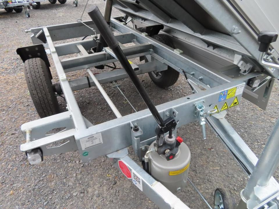 Böckmann Dreiseitenkipper DK-AL 2516/18 Kipper PKW-Anhänger - קרון נגרר עם מזהיר: תמונה 5 Böckmann Dreiseitenkipper DK-AL 2516/18 Kipper PKW-Anhänger - קרון נגרר עם מזהיר: תמונה 5