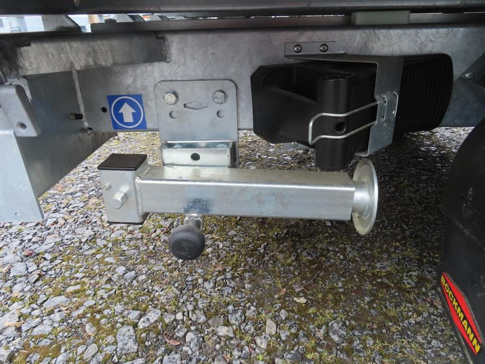 Böckmann PKW Anhänger, Dreiseitenkipper, 3,0 to. Elektrokipper, - קרון נגרר עם מזהיר: תמונה 4 Böckmann PKW Anhänger, Dreiseitenkipper, 3,0 to. Elektrokipper, - קרון נגרר עם מזהיר: תמונה 4