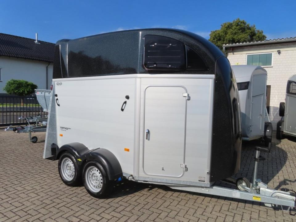 Humbaur,Pferdeanhänger, Xanthos Aero, 2,4 to. SaKa.100 Km/h - קרון נגרר לסוסים: תמונה 2 Humbaur,Pferdeanhänger, Xanthos Aero, 2,4 to. SaKa.100 Km/h - קרון נגרר לסוסים: תמונה 2