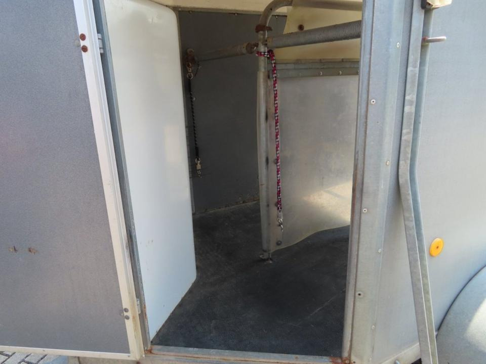Pferdeanhänger Böckmann Duo/ Cavallo Sattelkammer TÜV NEU - קרון נגרר לסוסים: תמונה 5 Pferdeanhänger Böckmann Duo/ Cavallo Sattelkammer TÜV NEU - קרון נגרר לסוסים: תמונה 5