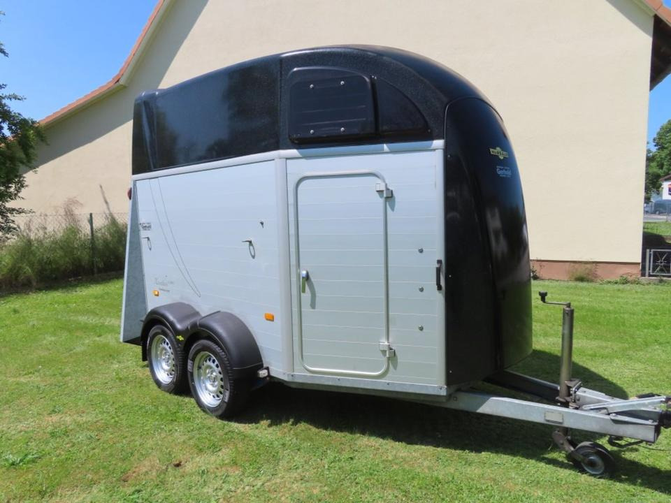 Pferdeanhänger Humbaur, Xanthos Aero, 100 km/h Sattelkammer - קרון נגרר לסוסים: תמונה 2 Pferdeanhänger Humbaur, Xanthos Aero, 100 km/h Sattelkammer - קרון נגרר לסוסים: תמונה 2