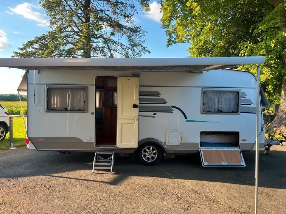 Wohnwagen Hymer Top Ausstattung Mover Vohrzelt 4x Schlafplätze WC - קרוואן נגרר: תמונה 1 Wohnwagen Hymer Top Ausstattung Mover Vohrzelt 4x Schlafplätze WC - קרוואן נגרר: תמונה 1