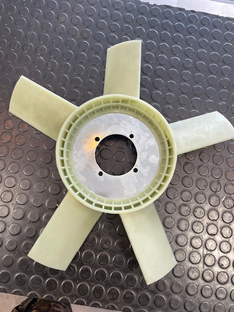 Deutz BF4M1013E/BF6M1013E 0420 3375 - מאוורר עבור מכונת בנייה: תמונה 1 Deutz BF4M1013E/BF6M1013E 0420 3375 - מאוורר עבור מכונת בנייה: תמונה 1