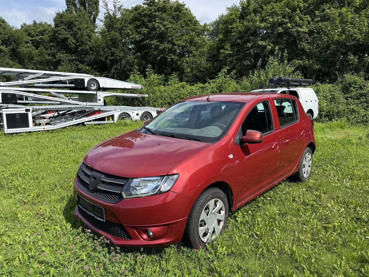 Dacia Sandero TCe90 Laureate +STEUERKETTE RASSELT+ - סדאן: תמונה 1 Dacia Sandero TCe90 Laureate +STEUERKETTE RASSELT+ - סדאן: תמונה 1