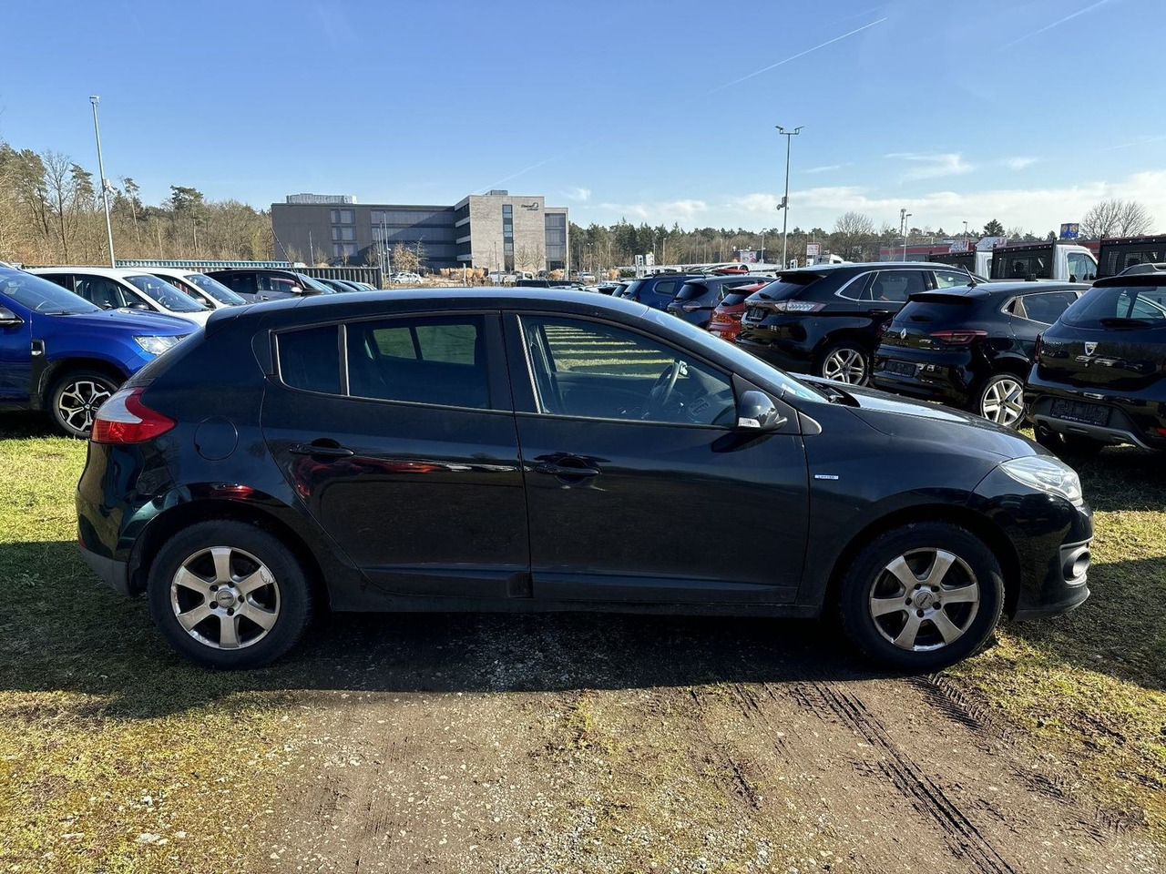 Renault Megane Limited TCe115 +KUPPLUNG DEFEKT/MOTOR OK+ - סדאן: תמונה 4 Renault Megane Limited TCe115 +KUPPLUNG DEFEKT/MOTOR OK+ - סדאן: תמונה 4