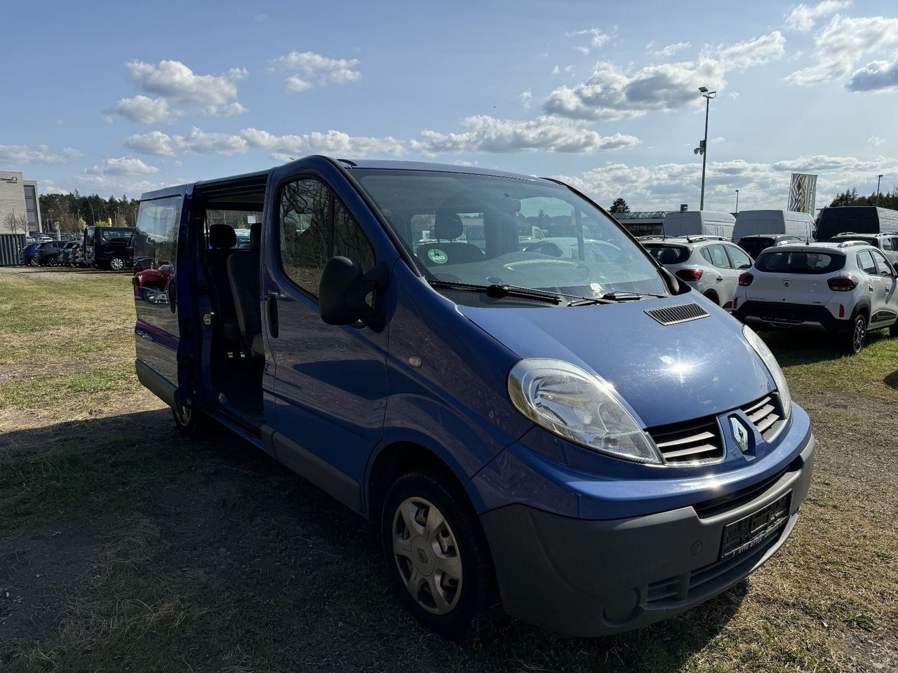 Renault Trafic Combi dCi90 L1H1 9-Sitzer - כלי רכב מסחרי לנוסעים: תמונה 4 Renault Trafic Combi dCi90 L1H1 9-Sitzer - כלי רכב מסחרי לנוסעים: תמונה 4