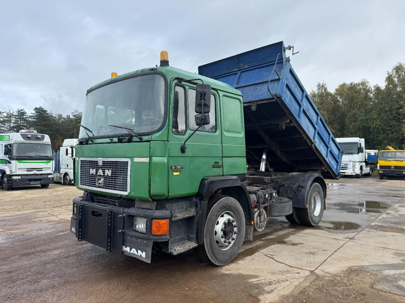 MAN 19.322 (STEEL SUSPENSION & MANUAL PUMP / SUSPENSION LAMES & POMPE MANUELLE) - כלי רכב מסחרי מזהיר: תמונה 1 MAN 19.322 (STEEL SUSPENSION & MANUAL PUMP / SUSPENSION LAMES & POMPE MANUELLE) - כלי רכב מסחרי מזהיר: תמונה 1