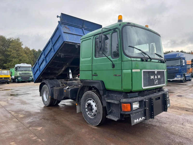 MAN 19.322 (STEEL SUSPENSION & MANUAL PUMP / SUSPENSION LAMES & POMPE MANUELLE) - כלי רכב מסחרי מזהיר: תמונה 3 MAN 19.322 (STEEL SUSPENSION & MANUAL PUMP / SUSPENSION LAMES & POMPE MANUELLE) - כלי רכב מסחרי מזהיר: תמונה 3