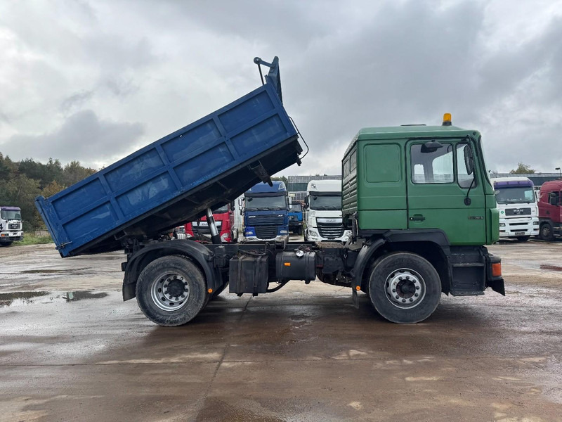 MAN 19.322 (STEEL SUSPENSION & MANUAL PUMP / SUSPENSION LAMES & POMPE MANUELLE) - כלי רכב מסחרי מזהיר: תמונה 4 MAN 19.322 (STEEL SUSPENSION & MANUAL PUMP / SUSPENSION LAMES & POMPE MANUELLE) - כלי רכב מסחרי מזהיר: תמונה 4