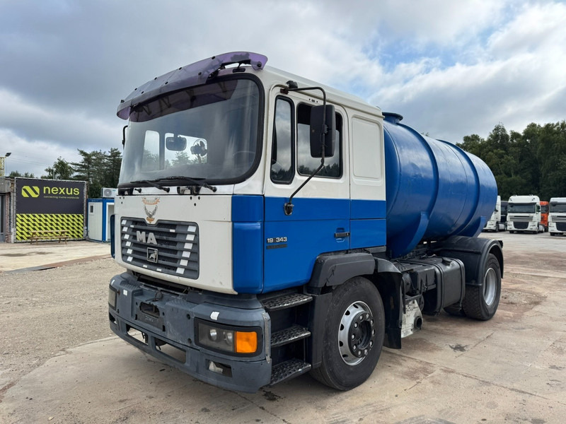 MAN 19.343 (12.000L / MANUAL GEARBOX / EURO 2 / PERFECT) - משאית ואקום: תמונה 1 MAN 19.343 (12.000L / MANUAL GEARBOX / EURO 2 / PERFECT) - משאית ואקום: תמונה 1