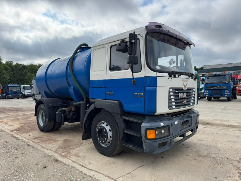 MAN 19.343 (12.000L / MANUAL GEARBOX / EURO 2 / PERFECT) - משאית ואקום: תמונה 3 MAN 19.343 (12.000L / MANUAL GEARBOX / EURO 2 / PERFECT) - משאית ואקום: תמונה 3