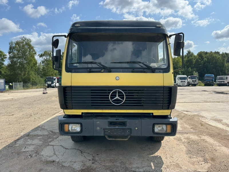 Mercedes-Benz SK 1726 (13.000L / 2 COMPARTIMENTS / GRAND PONT / LAMES / V8) - משאית מכל: תמונה 2 Mercedes-Benz SK 1726 (13.000L / 2 COMPARTIMENTS / GRAND PONT / LAMES / V8) - משאית מכל: תמונה 2