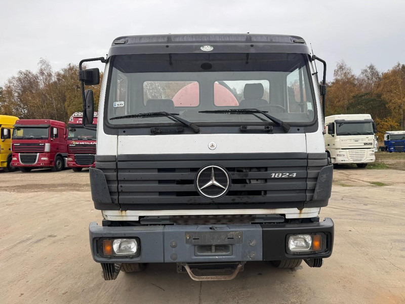 Mercedes-Benz SK 1824 (10.000 L / GRAND PONT / LAMES / V6 MOTEUR / PARFAIT ETAT) - משאית ואקום: תמונה 2 Mercedes-Benz SK 1824 (10.000 L / GRAND PONT / LAMES / V6 MOTEUR / PARFAIT ETAT) - משאית ואקום: תמונה 2