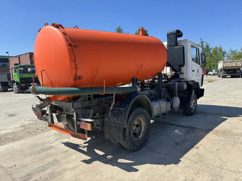 Mercedes-Benz SK 914 (8000 L / STEEL SUSPENSION & MANUAL PUMP / SUSPENSION LAMES & POMPE MANUELLE) - משאית ואקום: תמונה 5 Mercedes-Benz SK 914 (8000 L / STEEL SUSPENSION & MANUAL PUMP / SUSPENSION LAMES & POMPE MANUELLE) - משאית ואקום: תמונה 5