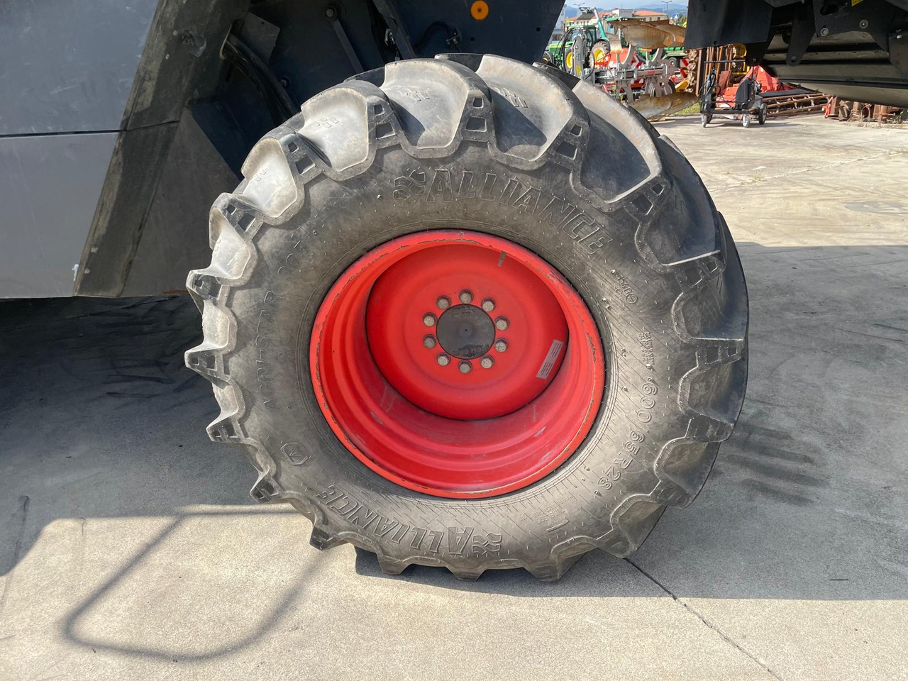 CLAAS MIETITREBBIA LEXION 570TT - מקצרת קומבינה: תמונה 5 CLAAS MIETITREBBIA LEXION 570TT - מקצרת קומבינה: תמונה 5