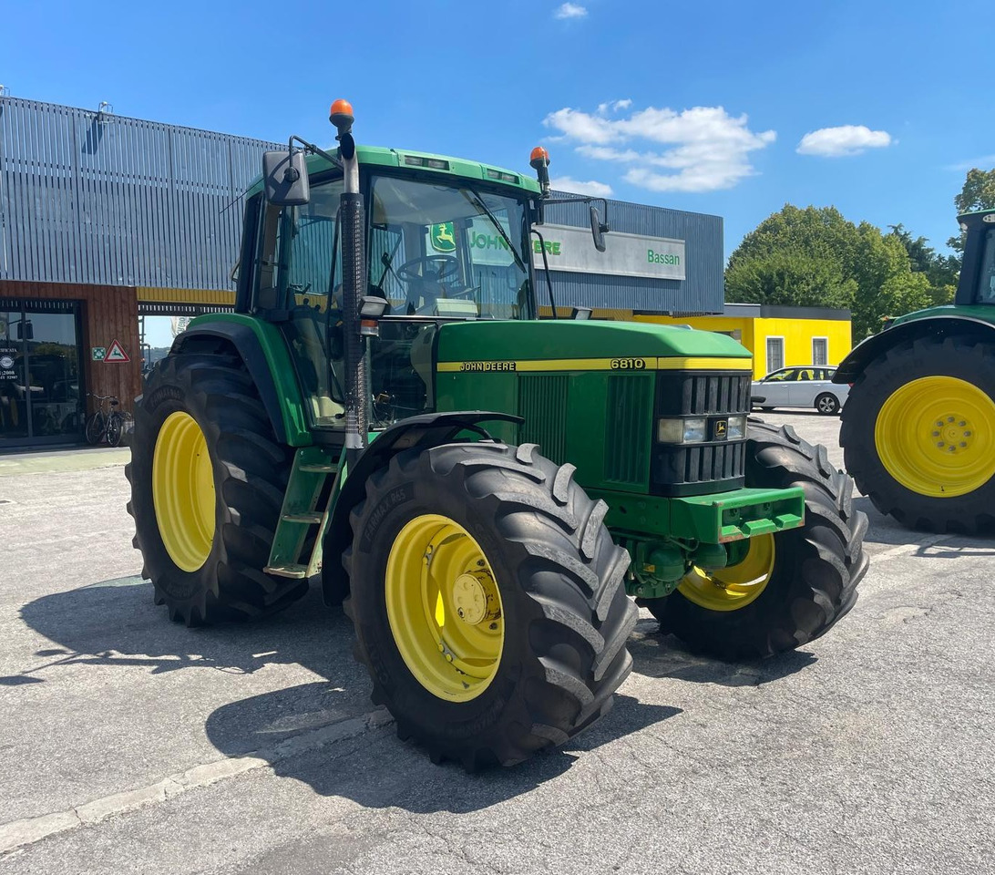 JOHN DEERE 6810 - טרקטור חקלאי: תמונה 3 JOHN DEERE 6810 - טרקטור חקלאי: תמונה 3