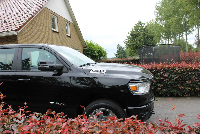 Dodge Ram Pick Up 1500 V8 Bighorn - מכונית: תמונה 2 Dodge Ram Pick Up 1500 V8 Bighorn - מכונית: תמונה 2