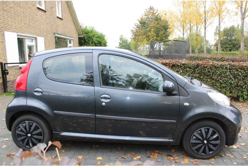 Peugeot 107 - האצ'בק: תמונה 3 Peugeot 107 - האצ'בק: תמונה 3