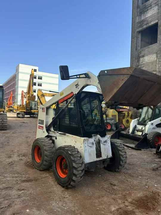 100%Ready Bobcat S300 Well Sold Most Famous Brand High Quality Bobcat S300 Skid Steer Loader for Sale - מעמיס היגוי החלקה: תמונה 4 100%Ready Bobcat S300 Well Sold Most Famous Brand High Quality Bobcat S300 Skid Steer Loader for Sale - מעמיס היגוי החלקה: תמונה 4
