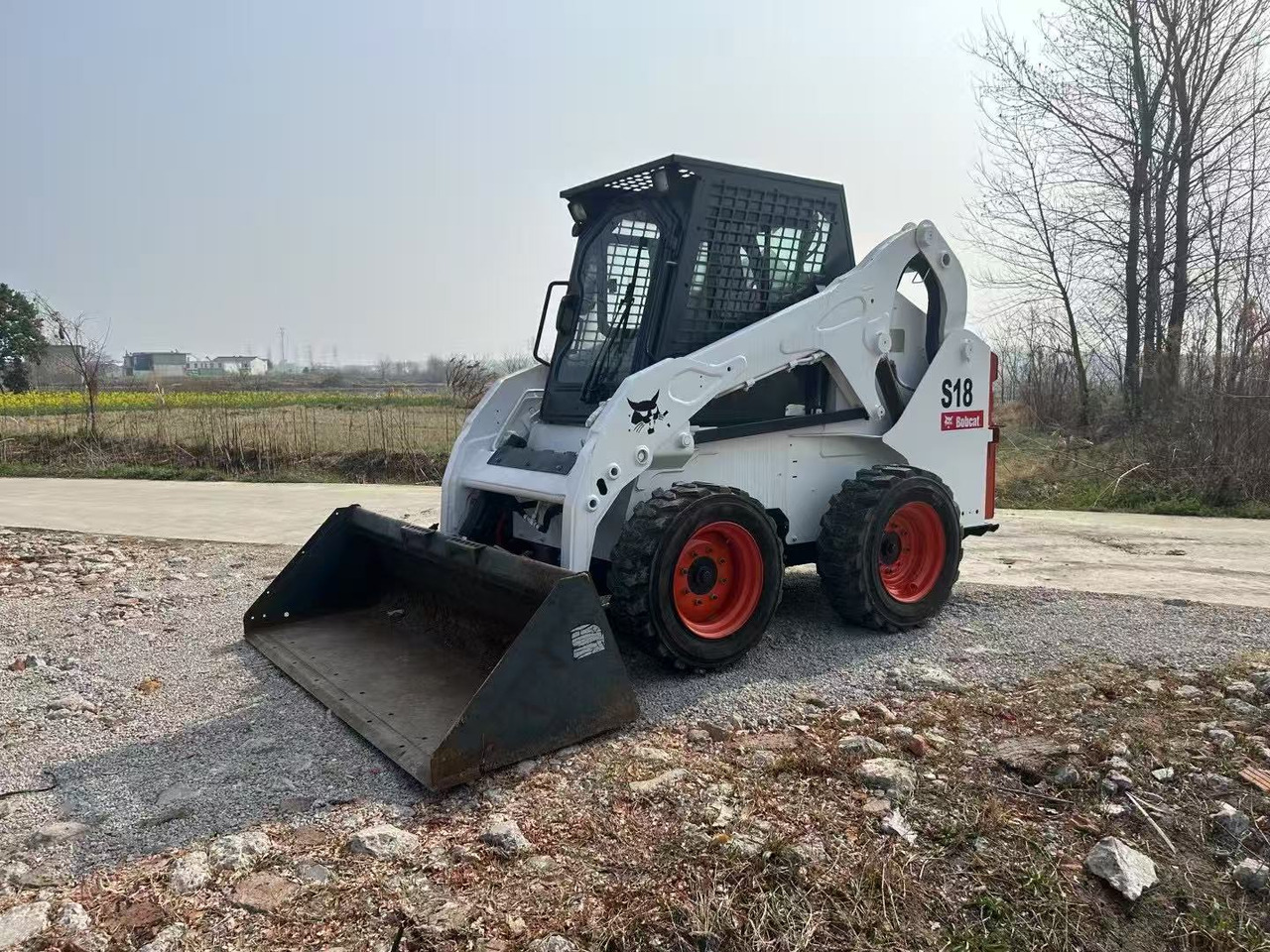 BOBCAT S18 - מעמיס היגוי החלקה: תמונה 1 BOBCAT S18 - מעמיס היגוי החלקה: תמונה 1