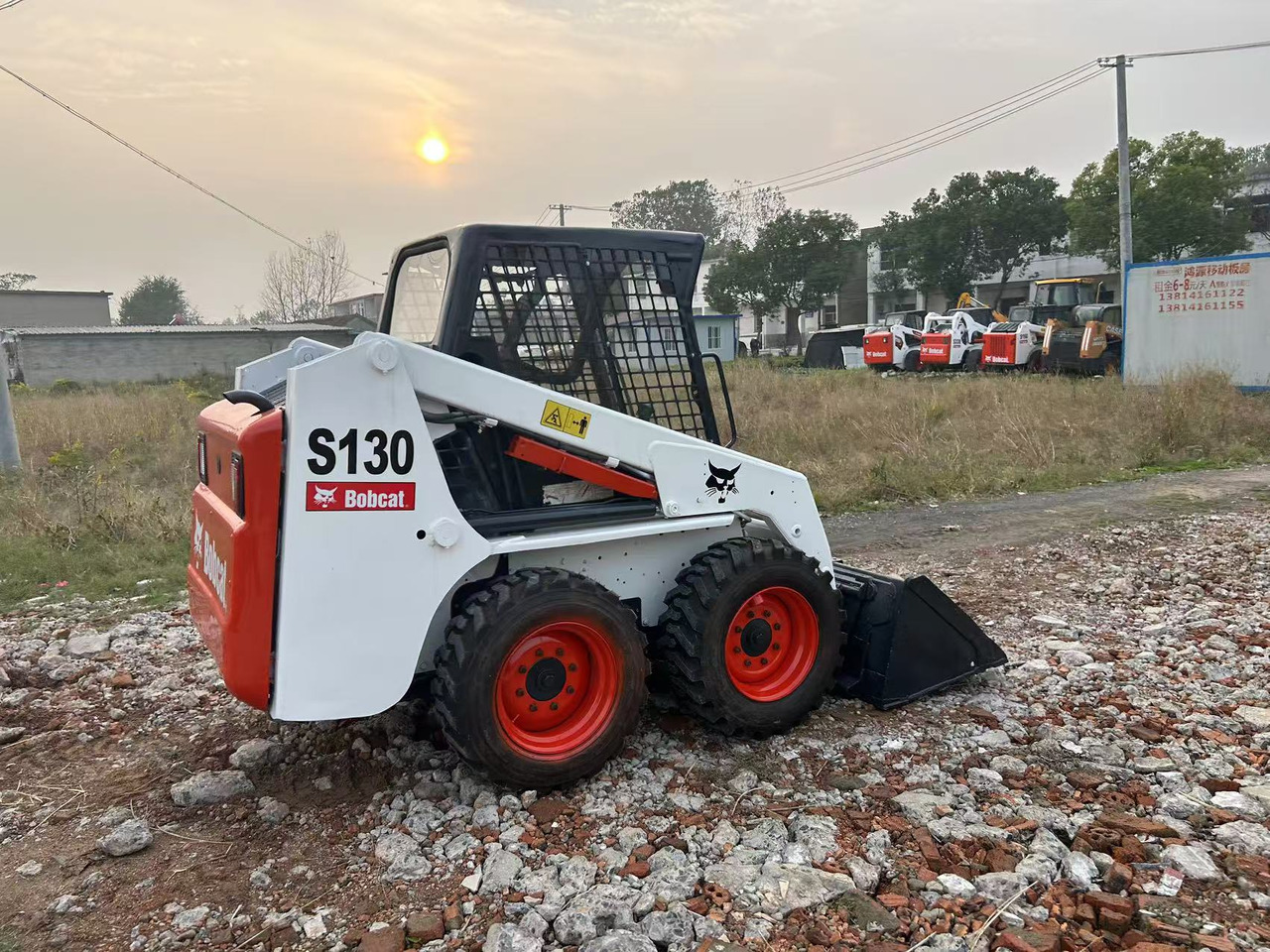 BOBCAT s130 - מעמיס היגוי החלקה: תמונה 3 BOBCAT s130 - מעמיס היגוי החלקה: תמונה 3