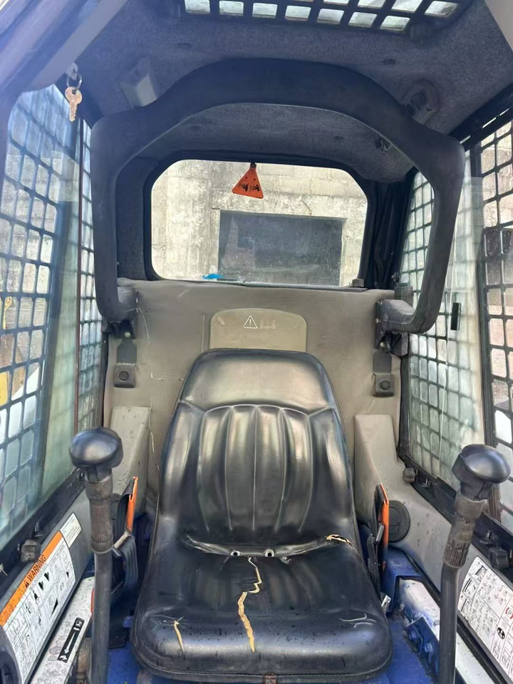 מעמיס היגוי החלקה BOBCAT s300: תמונה 9