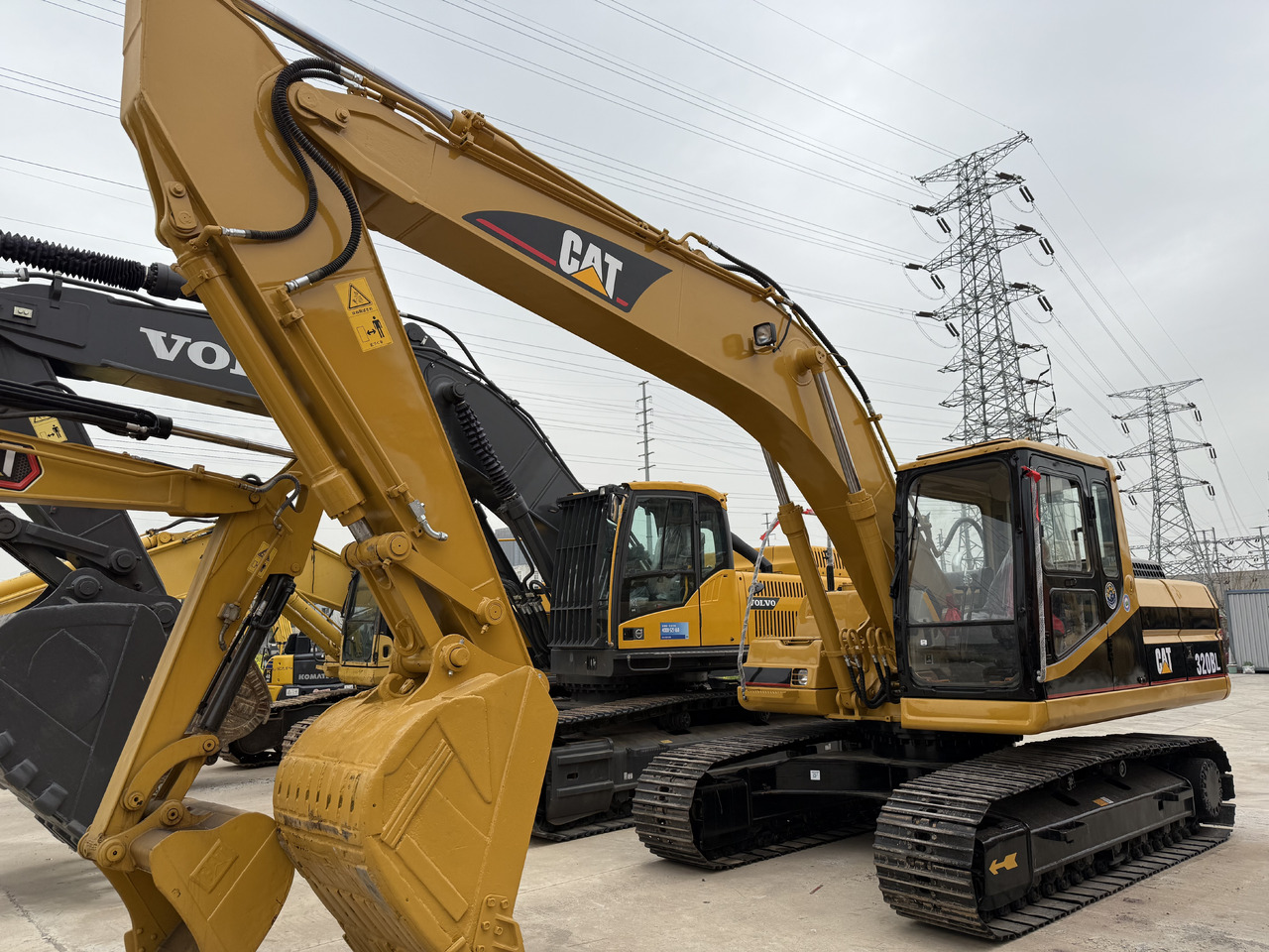 CATERPILLAR used 320b excavator - מחפר סורק: תמונה 1 CATERPILLAR used 320b excavator - מחפר סורק: תמונה 1