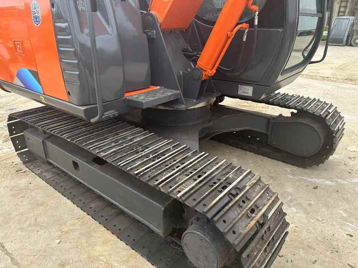Cheap Price Hitachi ZX70 Used Excavator for Sale Used 6 Tons Hitachi Mini Excavator with Good Performance - מחפר סורק: תמונה 5 Cheap Price Hitachi ZX70 Used Excavator for Sale Used 6 Tons Hitachi Mini Excavator with Good Performance - מחפר סורק: תמונה 5