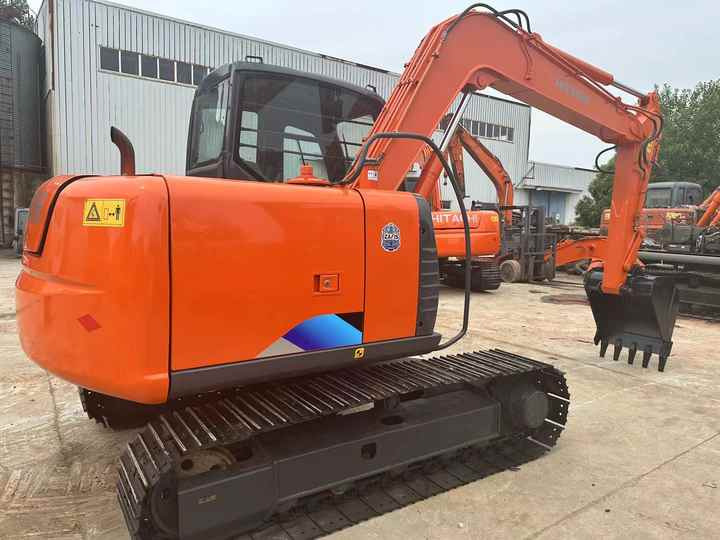 Cheap Price Hitachi ZX70 Used Excavator for Sale Used 6 Tons Hitachi Mini Excavator with Good Performance - מחפר סורק: תמונה 4 Cheap Price Hitachi ZX70 Used Excavator for Sale Used 6 Tons Hitachi Mini Excavator with Good Performance - מחפר סורק: תמונה 4