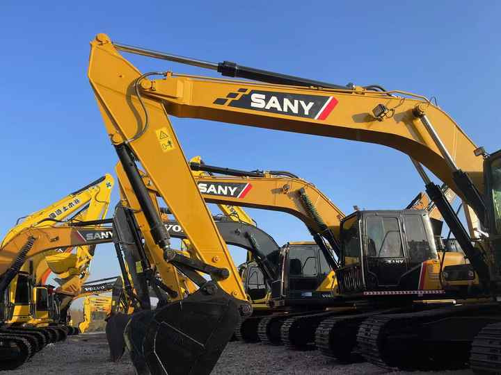 China Famous Brand Used Sany 23ton Excavator Used Sany SY235C Hydraulic Excavator 90% New with Excellent Performance for Sale - מחפר סורק: תמונה 2 China Famous Brand Used Sany 23ton Excavator Used Sany SY235C Hydraulic Excavator 90% New with Excellent Performance for Sale - מחפר סורק: תמונה 2